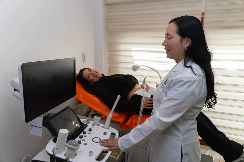 Otra perspectiva real de la atención ecográfica con la Dra. Carmen Sánchez